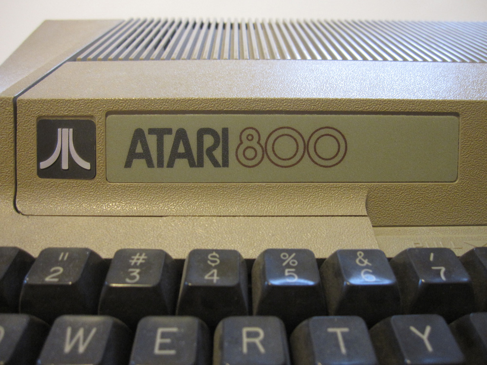 Choisir un micro 8bit en 1982-84... - Page 2 Atari800-2